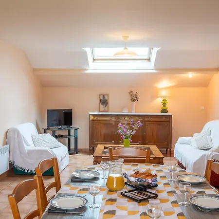 Meuble De Tourisme Du 5 Personnes A Serigas * ميريوس
