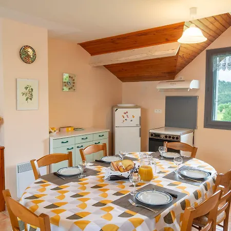 Meuble De Tourisme Du 5 Personnes A Serigas Holiday home